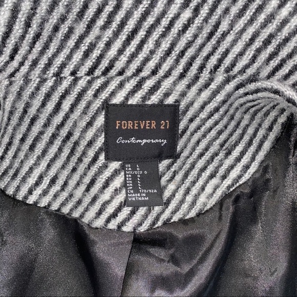 FOREVER 21 BLACK & GREY STRIPPED POLYESTER JACKET - Picture 4 of 10